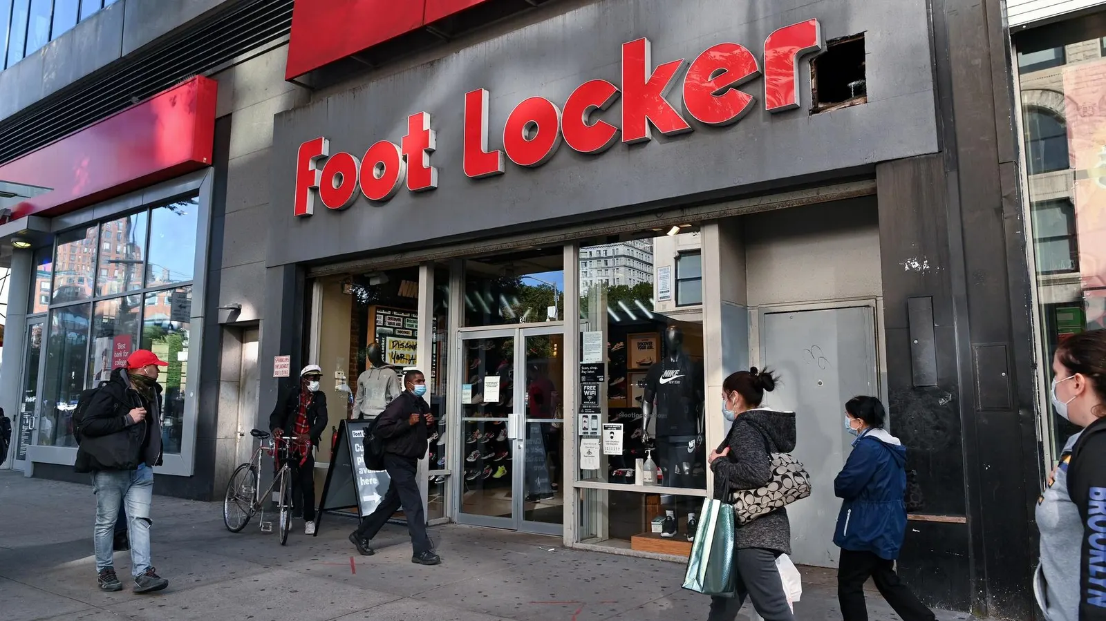 Revenue Streams in a Foot Locker Franchise: How Stores Make Money