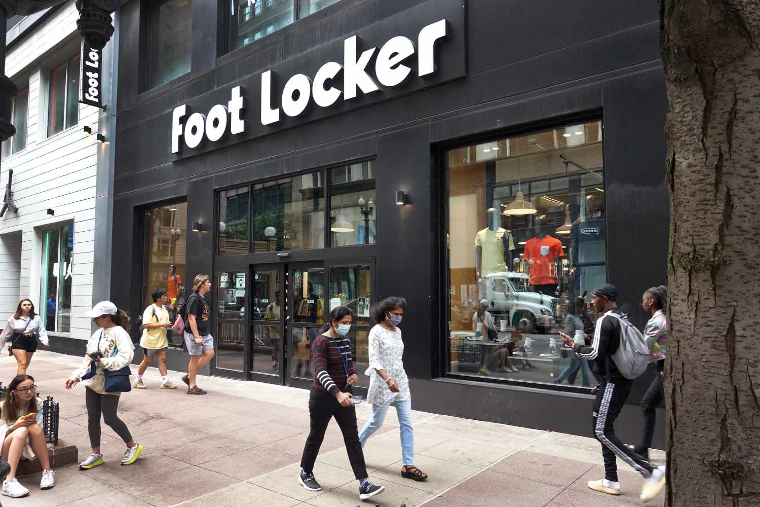 Foot Locker Franchise Territory Availability: Where You Can Open a Store in 2025