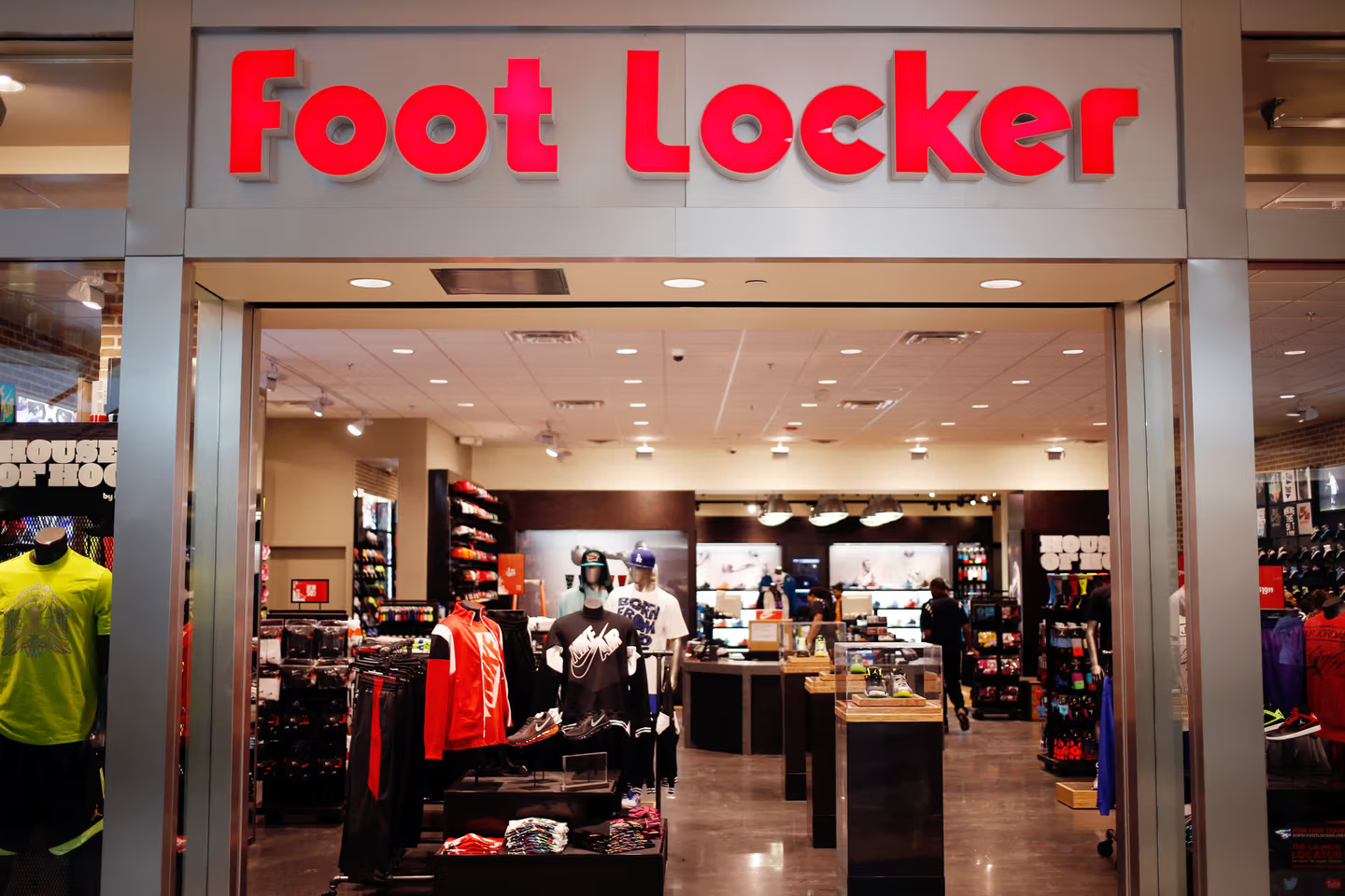 Foot Locker Franchise Financing Guide: How to Fund Your Investment